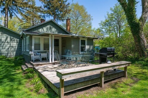 Tall Trees - great location to downtown Saugatuck - Pet Friendly!