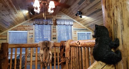 15 min to Yellowstone. Newly built in 2018 this cabin is meticulous . WIFI ÷ AC