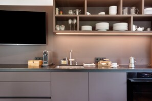 Kühlschrank, Ofen, Herdplatte, Geschirrspüler