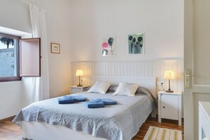 3 chambres, fer et planche à repasser, Wi-Fi gratuit, draps fournis