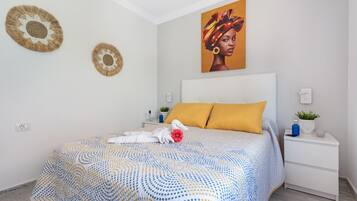 1 chambre, fer et planche à repasser, Wi-Fi gratuit, draps fournis