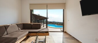 « Aramai » avec vue sur la mer, terrasse privée et Wi-Fi