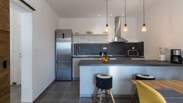 Casa (Three Bedroom House with Jacuzzi and ) | Sala de estar | TV