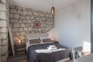 Maison (Three Bedroom House with Jacuzzi and ) | 3 chambres, lits bébé (en supplément), Wi-Fi gratuit