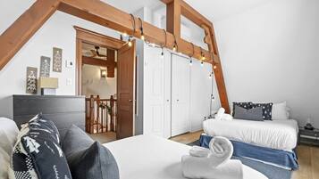 3 bedrooms, desk, iron/ironing board, free WiFi