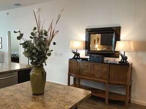 Interior - Dog Friendly, GAS GOLF CART, BBQ, BICYCLES! January Cancellation Reduced Rent (The Villages)