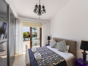 4 Schlafzimmer, Zimmersafe, Bügeleisen/Bügelbrett, kostenloses WLAN