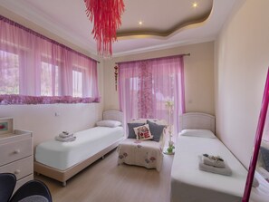 4 Schlafzimmer, Zimmersafe, Bügeleisen/Bügelbrett, kostenloses WLAN