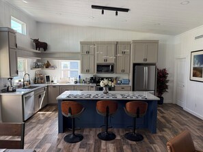 Fridge, microwave, oven, stovetop - Where Family Comes First (Port Mansfield)