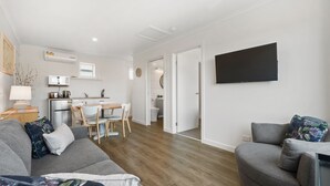 Netflix, streaming services - A luxurious apartment right near the seaside! (Mornington)