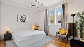 3 habitaciones, escritorio, tabla de planchar con plancha y wifi