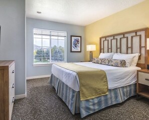 2 makuuhuonetta, silitysrauta/-lauta, vuodevaatteet