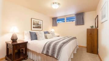 2 bedrooms, in-room safe, iron/ironing board, travel cot