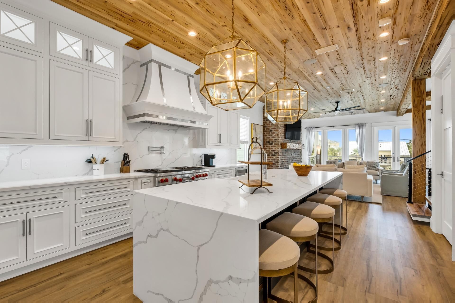 冰箱、微波炉、烤箱、炉灶