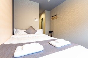 1 bedroom, desk, free WiFi, bed sheets