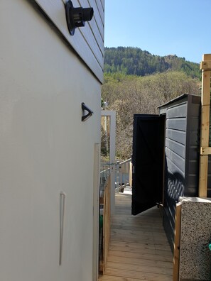 Property grounds - Comfy, Cozy Detached Cottage (Treherbert)