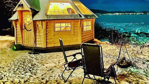 Unclassified image, 1 of 9, button - Northern Light Hut (Jukkasjarvi)