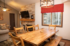 Dining - Pool and Hot Tub Access /Recent Upgrades (Keystone)