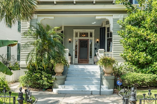 The Belle of Ball Street:  Walk to the beach from Galveston's Historic East End