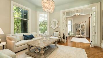 Smart TV, stereo, offices