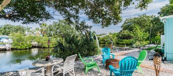 2/1 Waterfront Apt. Large Dock In 1 of W Florida's most desirable neighborhoods