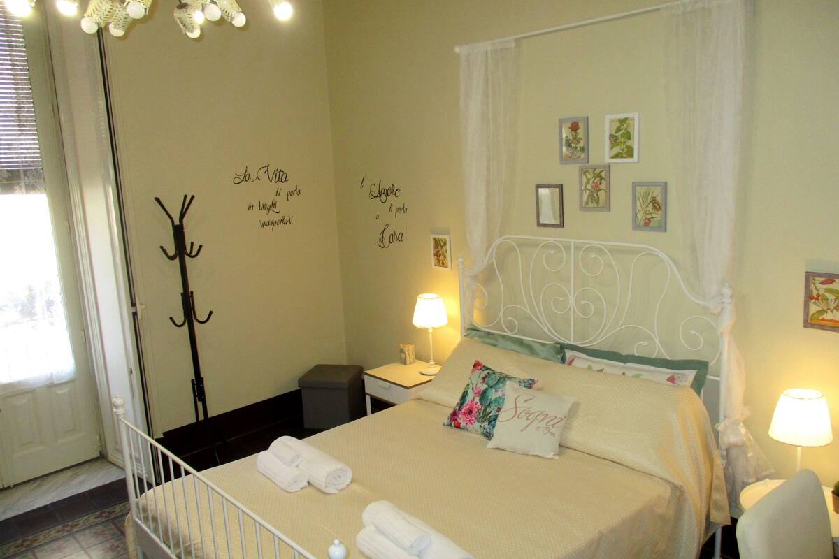 Chambre Triple Classique | Literie de qualité supérieure, couette en duvet d'oie, surmatelas