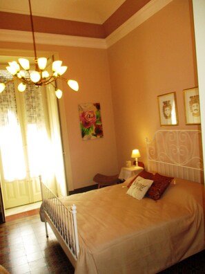 Chambre Classique Double ou avec lits jumeaux | Literie de qualité supérieure, couette en duvet d'oie, surmatelas