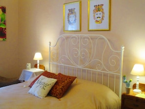 Classic-Doppel- oder -Zweibettzimmer