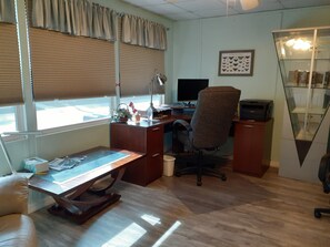 Interior - Clean spacious 2BR mobile home in great senior community in Largo Florida (Largo)