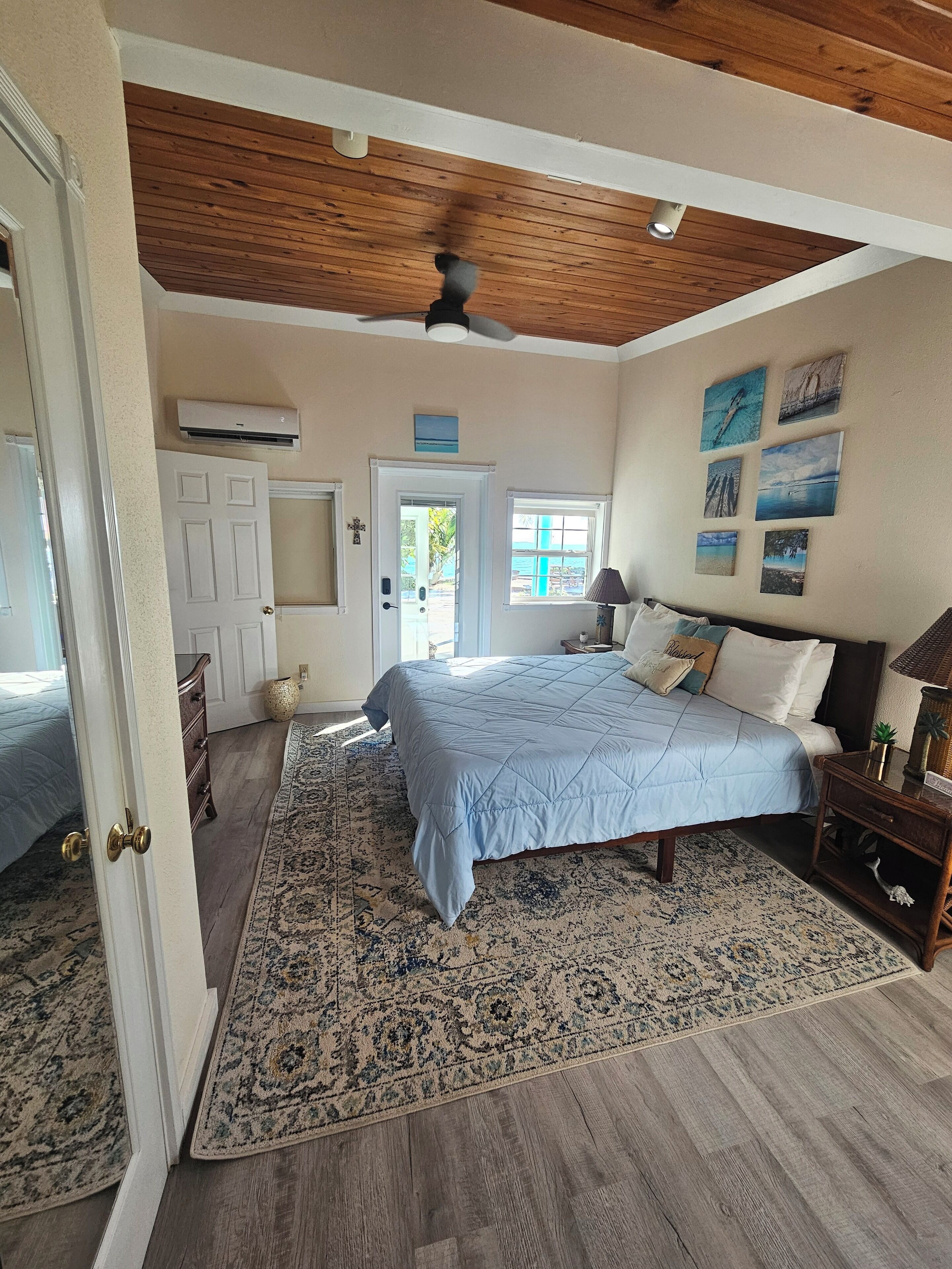 2 bedrooms, in-room safe, iron/ironing board, free WiFi