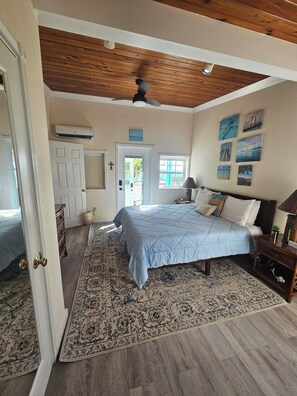 2 bedrooms, in-room safe, iron/ironing board, free WiFi