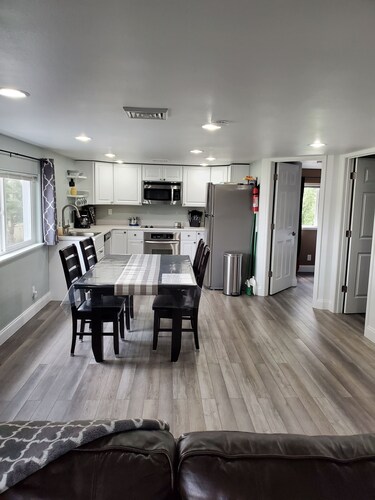 A cozy getaway with lakefront access.