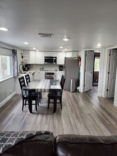 A cozy getaway with lakefront access.