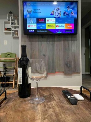 2 makuuhuonetta, silitysrauta/-lauta, Wi-Fi, vuodevaatteet