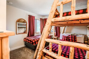 2 Schlafzimmer, Bügeleisen/Bügelbrett, kostenloses Internet, Bettwäsche