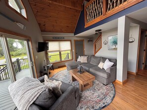 TV connectée, jeux vidéo, lecteur de DVD, baby-foot