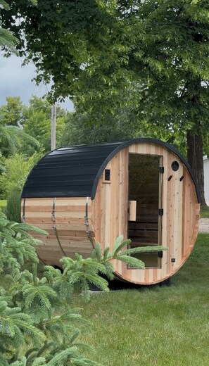 Property grounds - Haven on Ida - Lakeside Cabin, Cozy Porch + Sauna + Kayaks (Alexandria)
