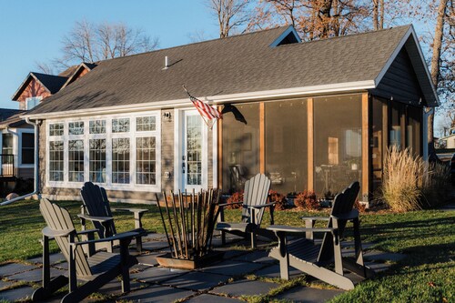 Haven on Ida - Lakeside Cabin, Cozy Porch + Sauna + Kayaks
