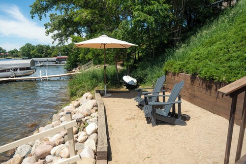 Haven on Ida - Lakeside Cabin, Cozy Porch + Sauna + Kayaks