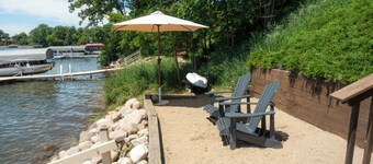 Haven on Ida - Lakeside Cabin, Cozy Porch + Sauna + Kayaks