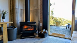 Interior - Abercrombie Ridge - Lux LODGE and Spa Retreat - Pet-friendly (Curraweela)