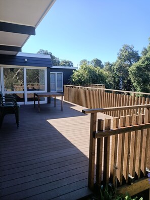 Terrace/patio - 150m from Tyrone beach (Rye)