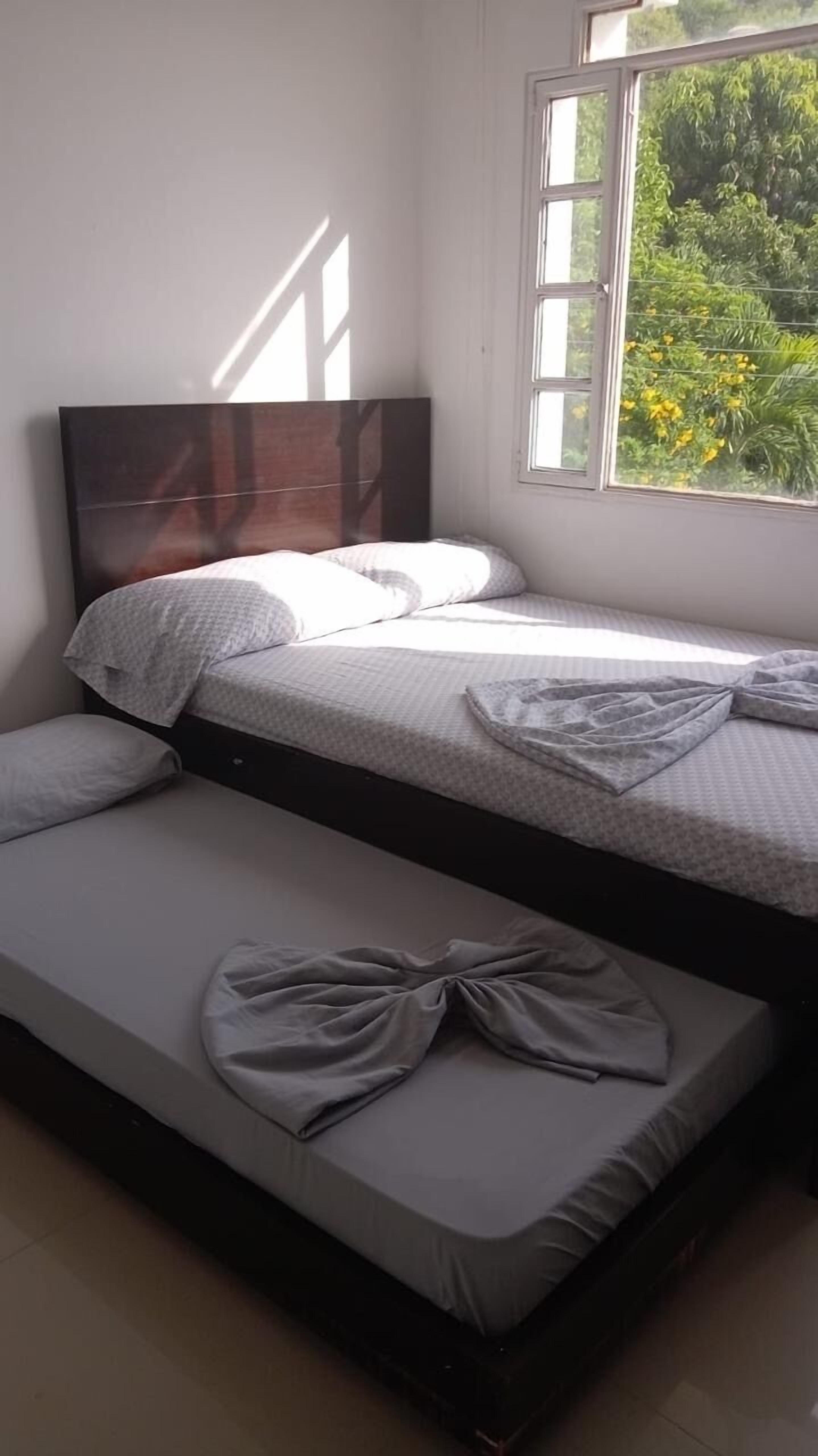 3 habitaciones, tabla de planchar con plancha y wifi gratis 