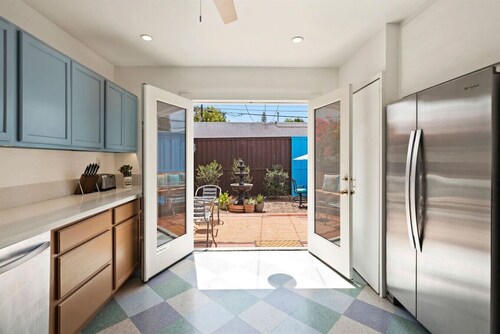 Vintage Bungalow|Mid-Century Charm|Walk to Dining