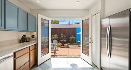 Vintage Bungalow|Mid-Century Charm|Walk to Dining