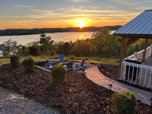 Douglas Lake, TN Lake View Retreat with lake access