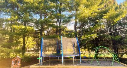 Cozy Cape in the heart of Bangor. Close to hospitals, colleges and downtown.