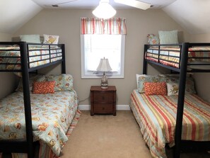 3 bedrooms, iron/ironing board, free WiFi