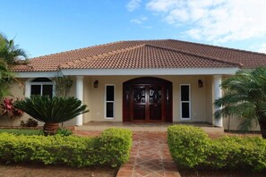 Exterior - VILLA TRANQUILO 5 bedrooms 6 bathrooms (sosua)