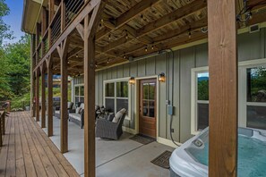 Terrace/patio - Serenity Now - Cherry Log (Cherry Log)